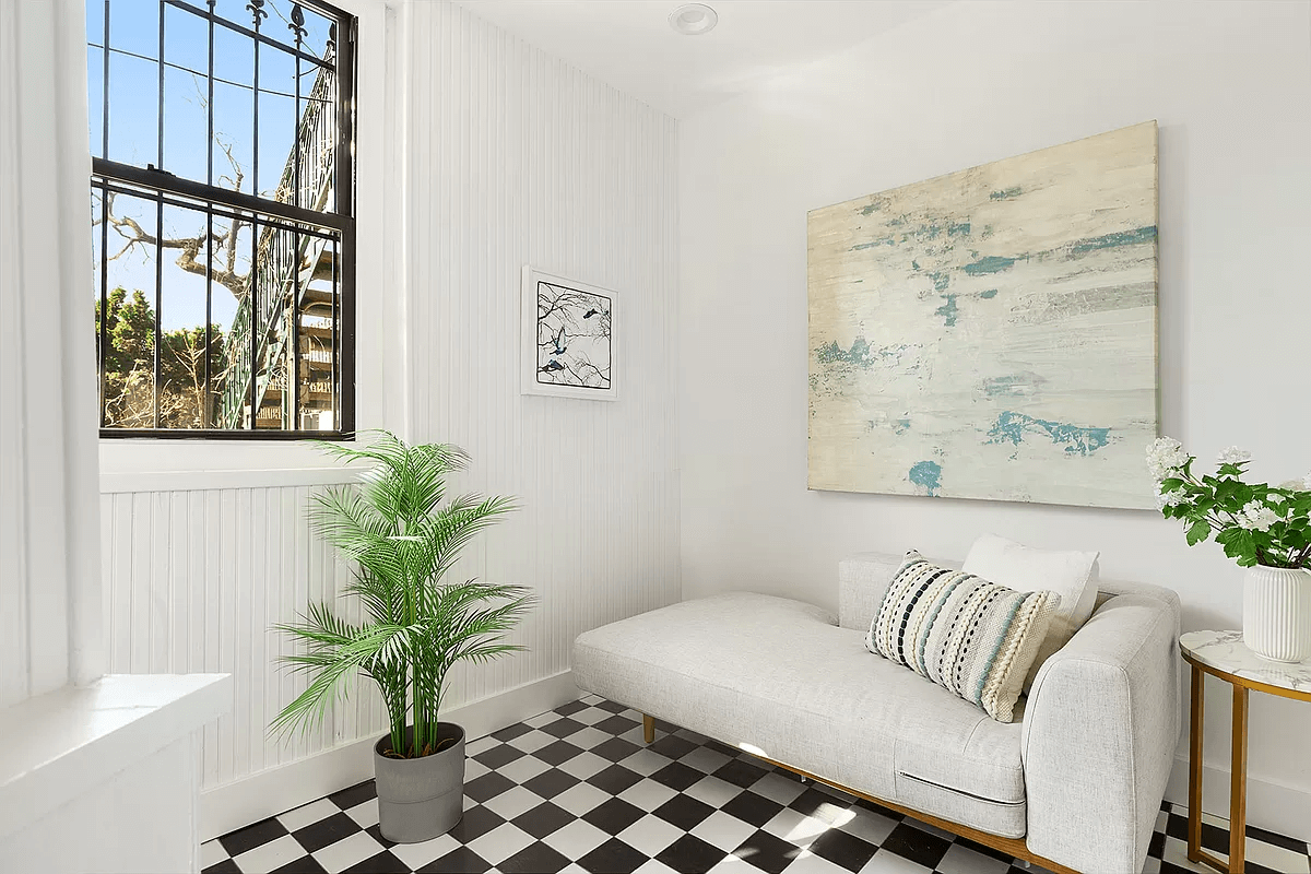 interior of 10 montague street apt 1acd