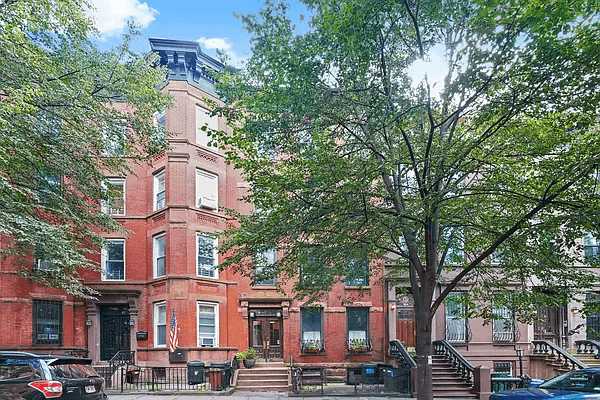 exterior of 674 carroll street