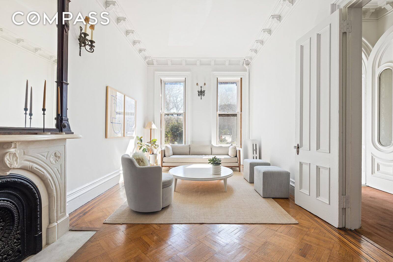 interior of 281 president street in carroll gardens