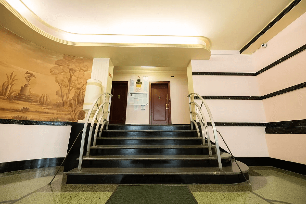 lobby of 1717 avenue n