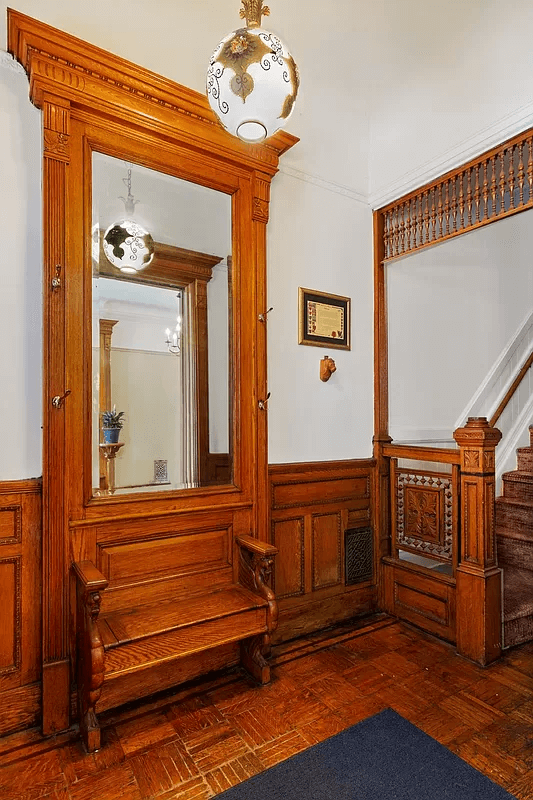 interior of 395 sterling place