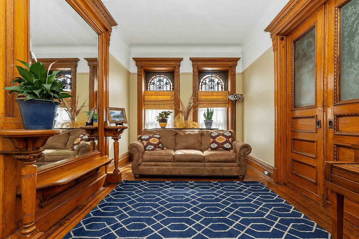 interior of 395 sterling place