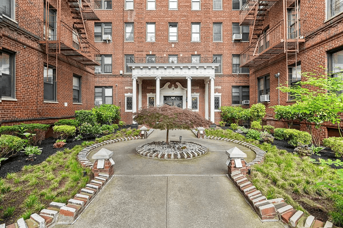 exterior of interior of 657 east 26th street