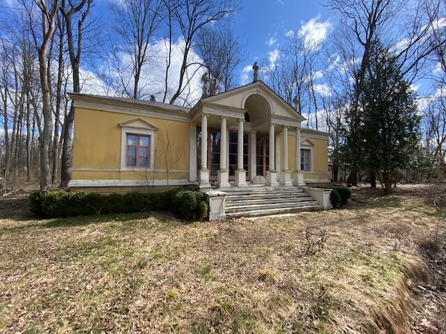 exterior of 33 broad street in kinderhook