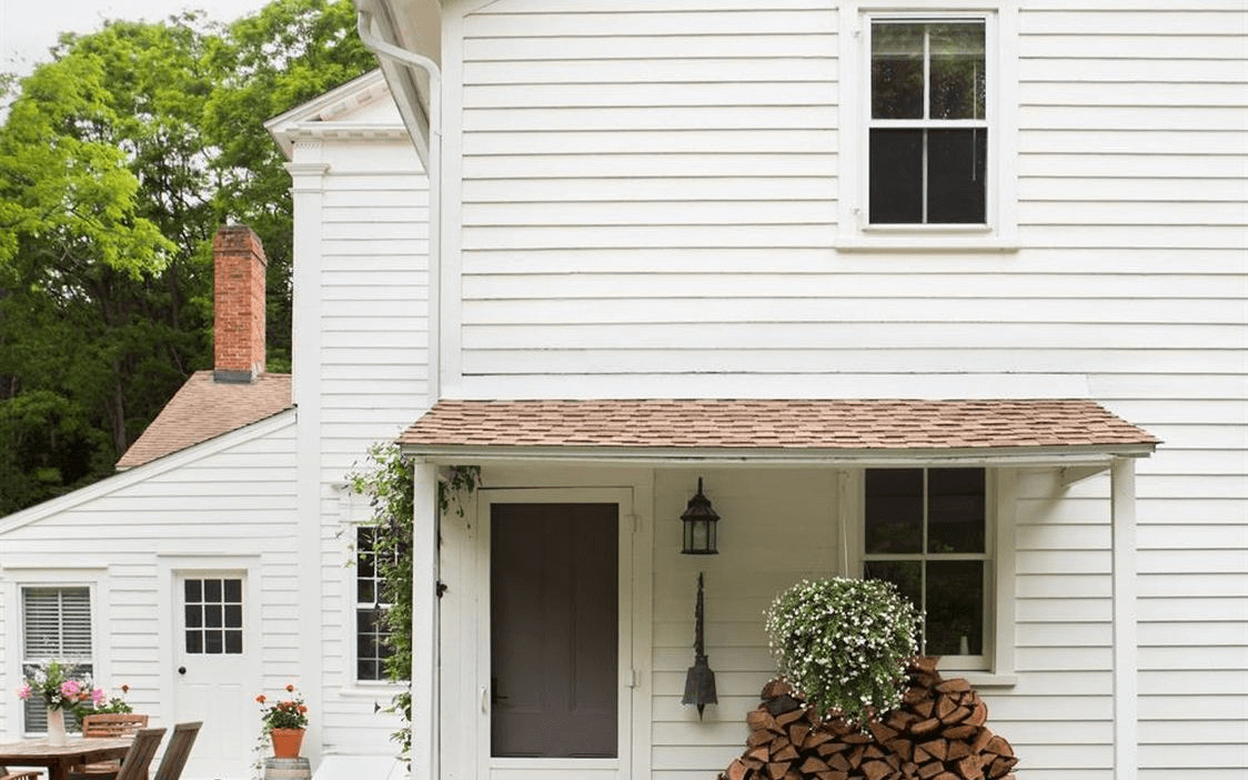 exterior of 23 lovers lane chatham center