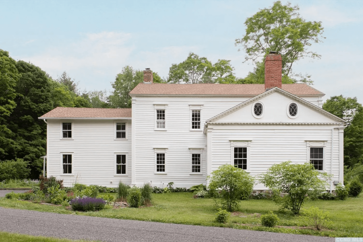 exterior of 23 lovers lane chatham center