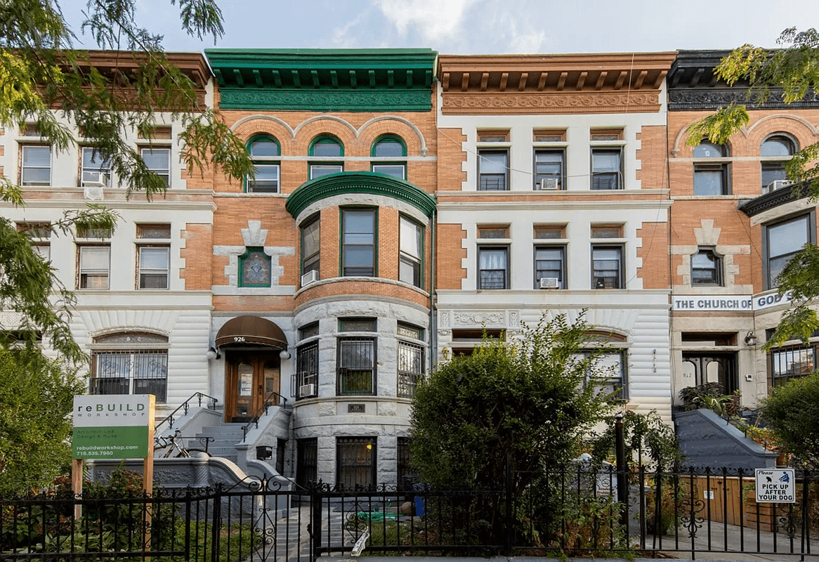 exterior of 926 st marks