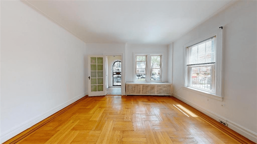 Marine Park Semi-Indifferent Tudor With Retro Kitchen, Deco Rest room, Parking Asks 5K Marine Park Semi-Indifferent Tudor With Retro Kitchen, Deco Rest room, Parking Asks 5K
