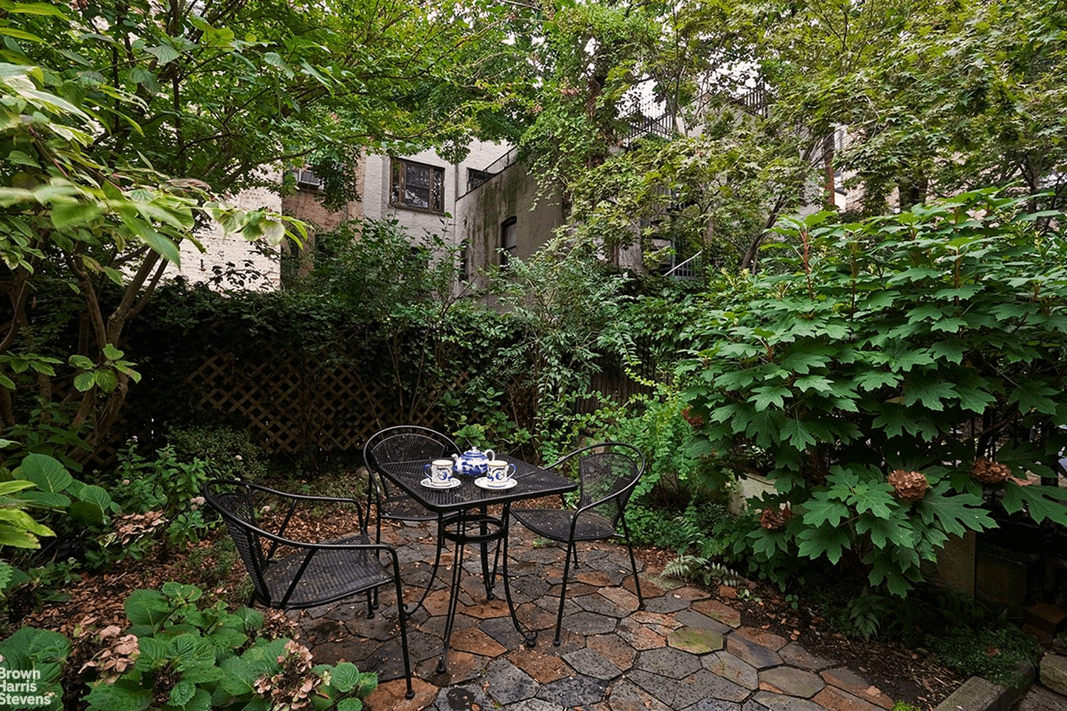 garden of 585 4th street