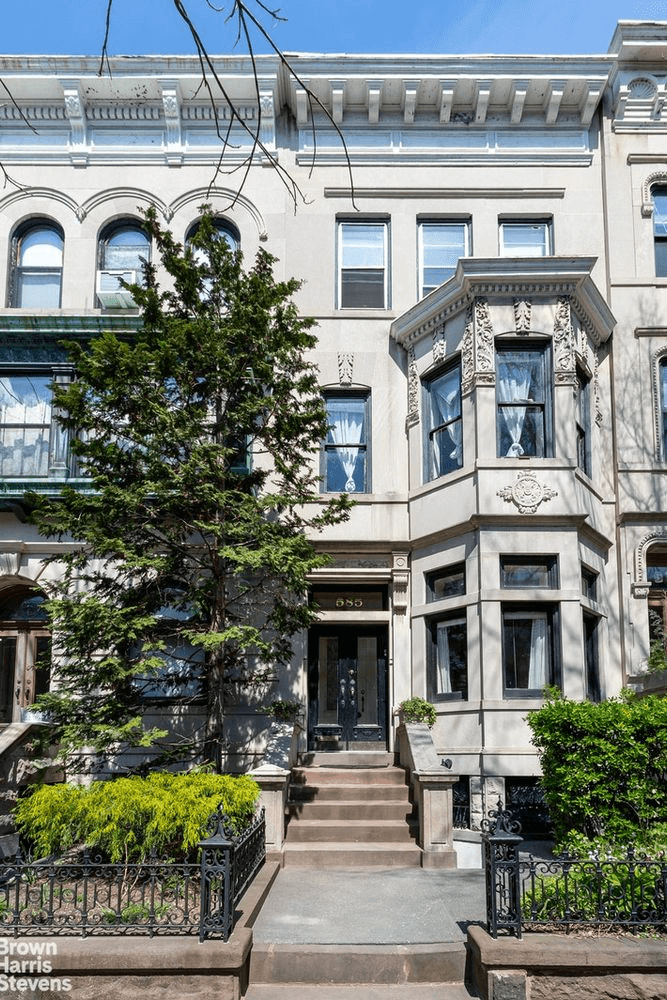 exterior of 585 4th street
