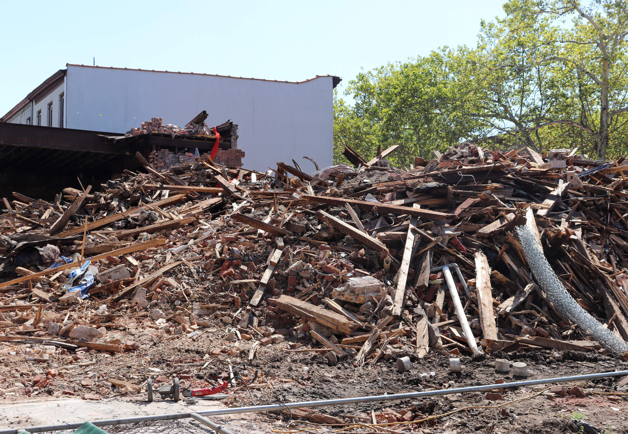 the remains of the demolished 441 Willoughby