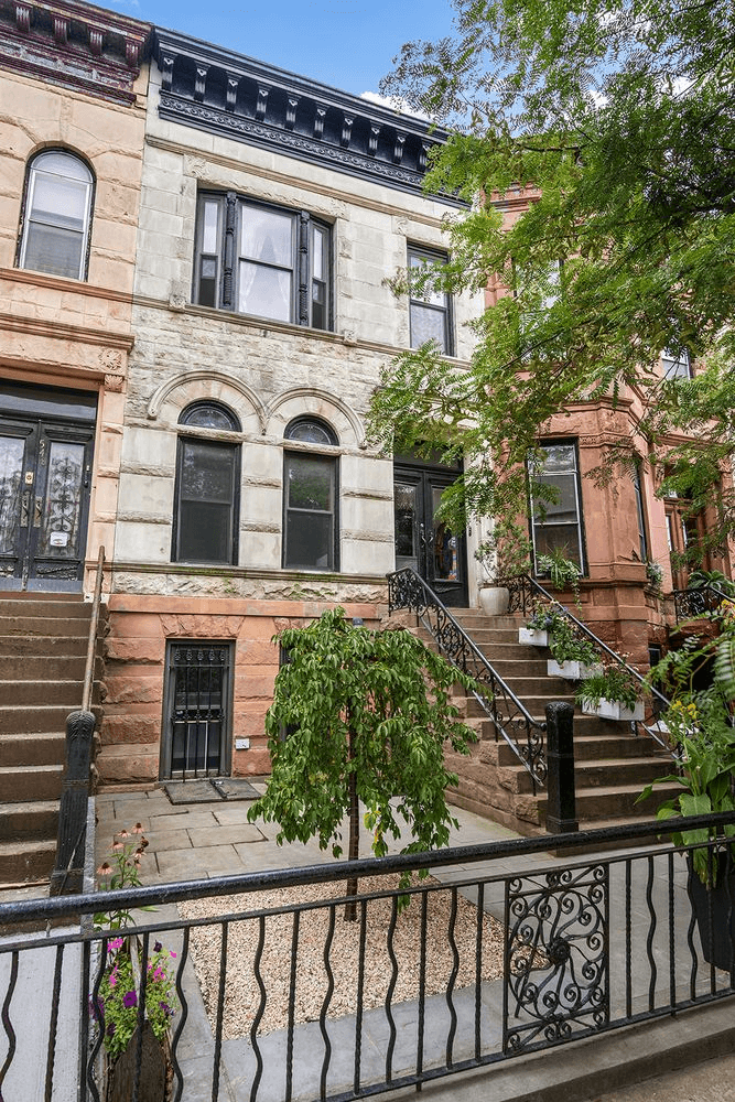 exterior of 546 macdonough street