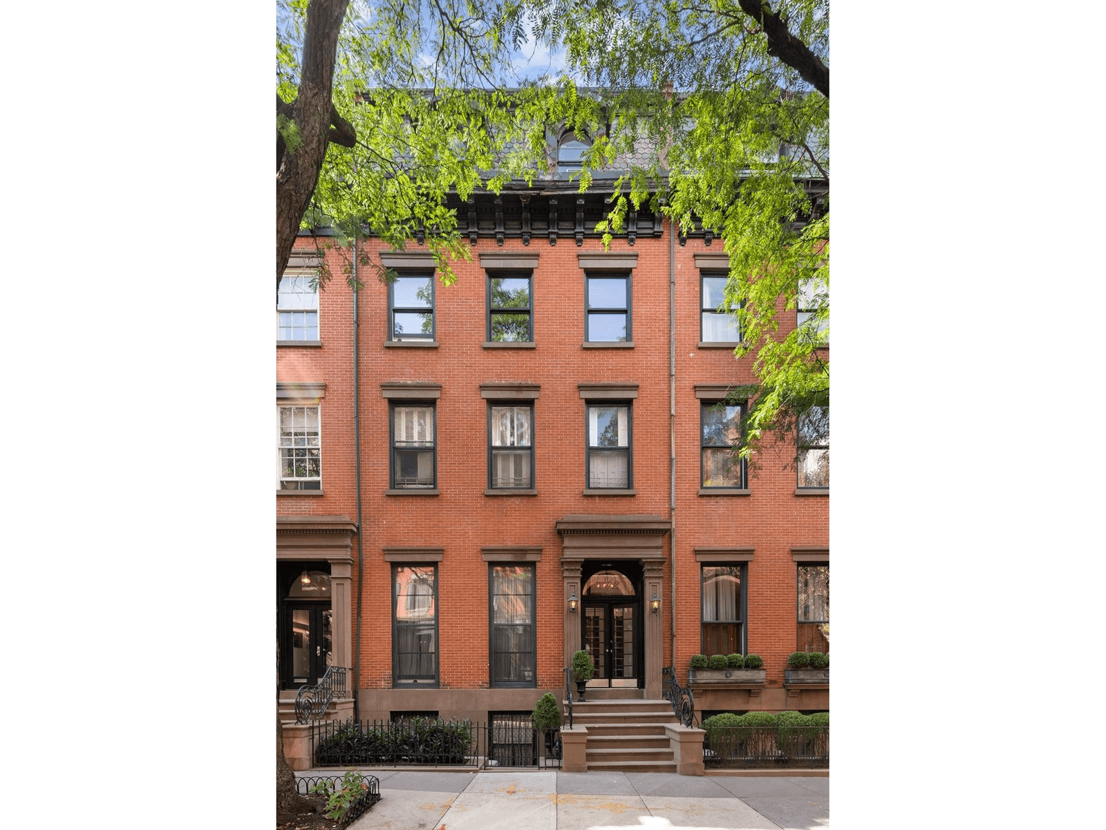 exterior 142 columbia heights