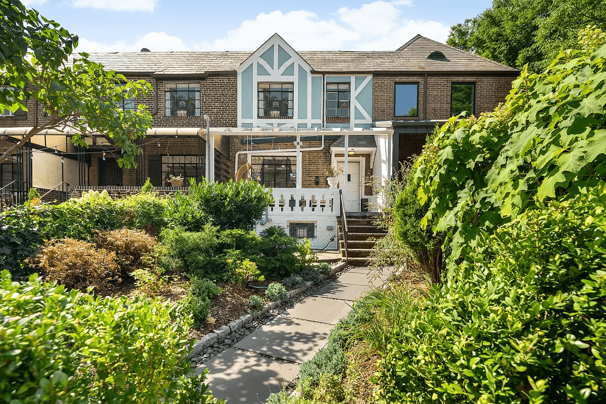 exterior of 8 sharon street