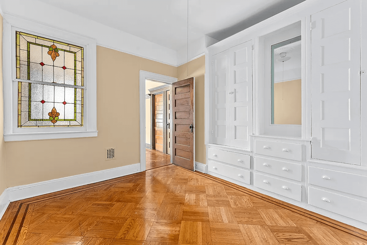 interior of 1522 putnam avenue bushwick