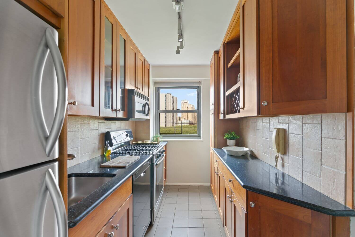 kitchen of unit 14j at 196 adams street in downtown brooklyn