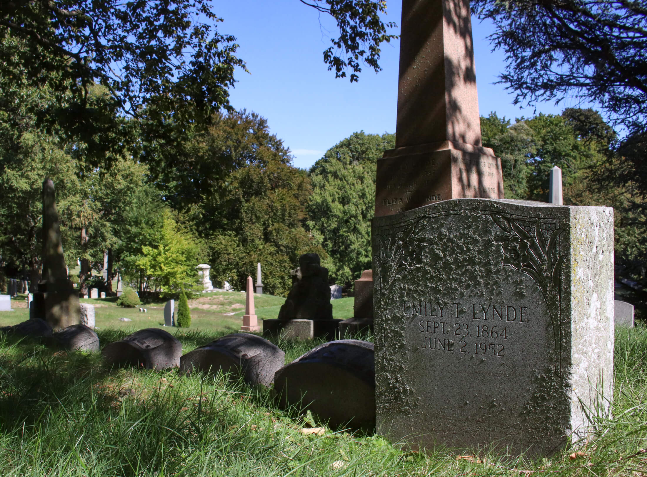lynde family plot at greenwood cemetery