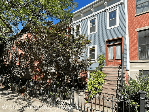 exterior of 285 13th street