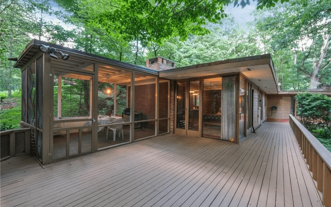 usonian exterior at 6 bayberry drive pleasantville ny