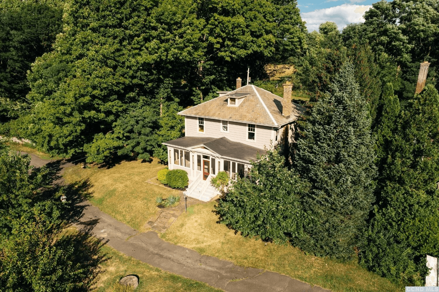 exterior of 7 rectory lane stuyvesant ny columbia county