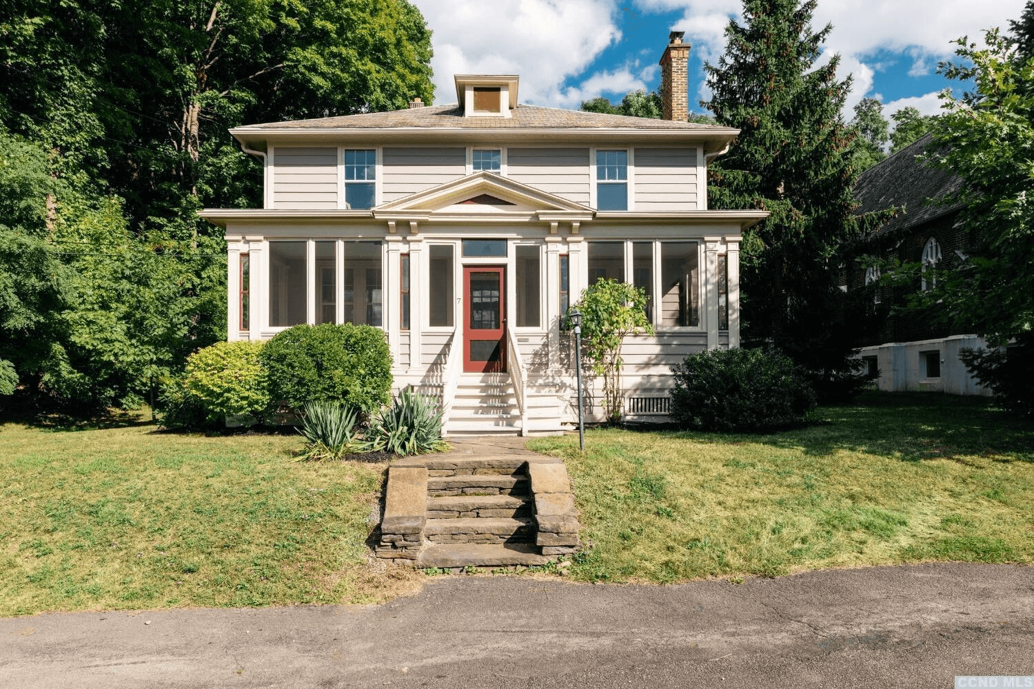 exterior of 7 rectory lane stuyvesant ny columbia county