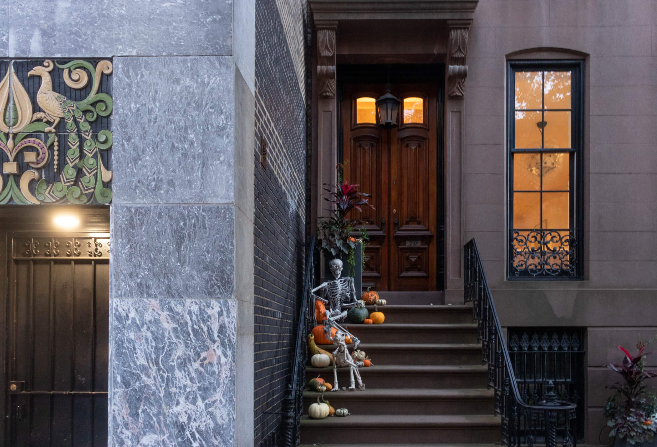 brooklyn heights halloween stoop