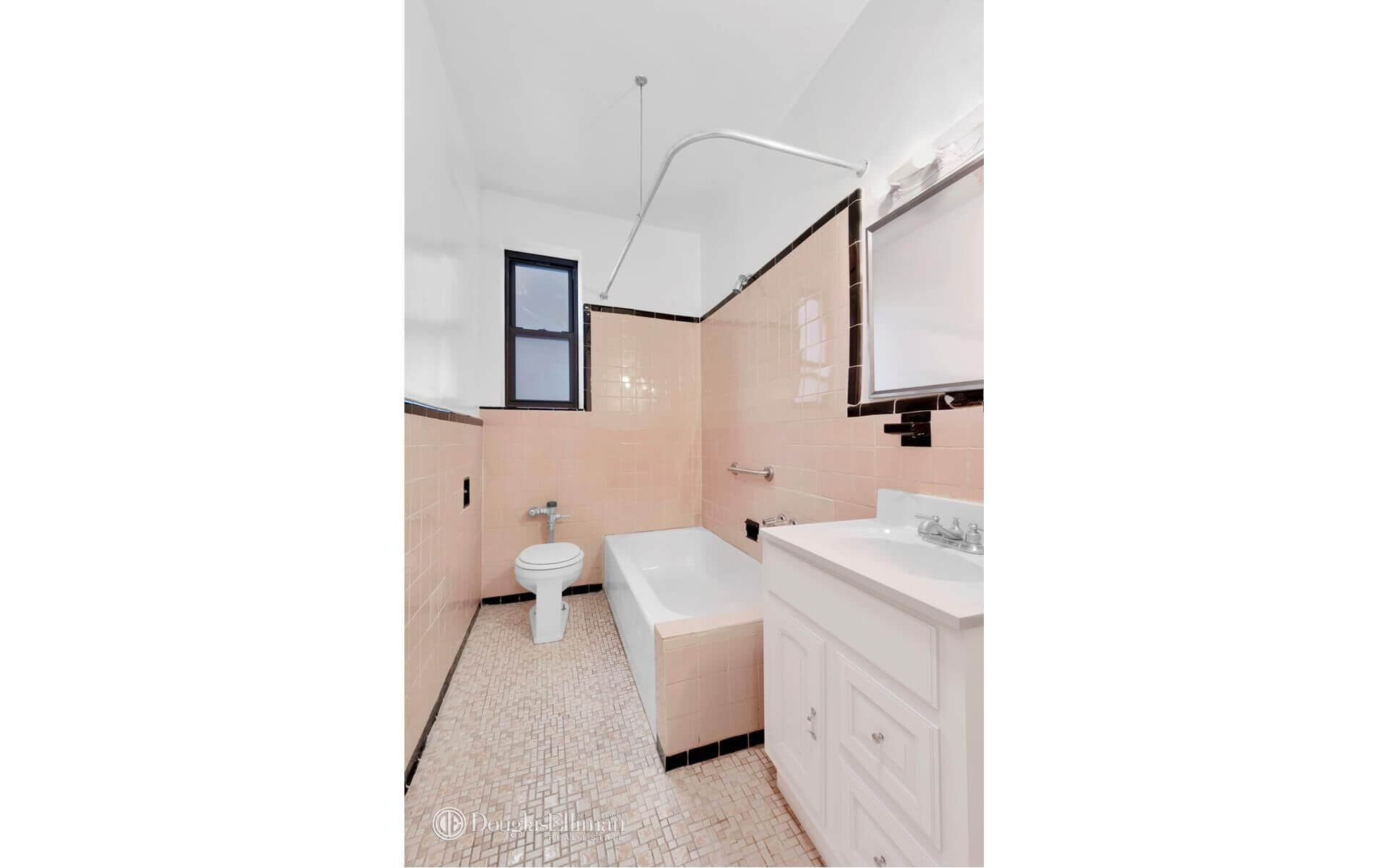 bathroom of 350 ocean parkway apt 4e