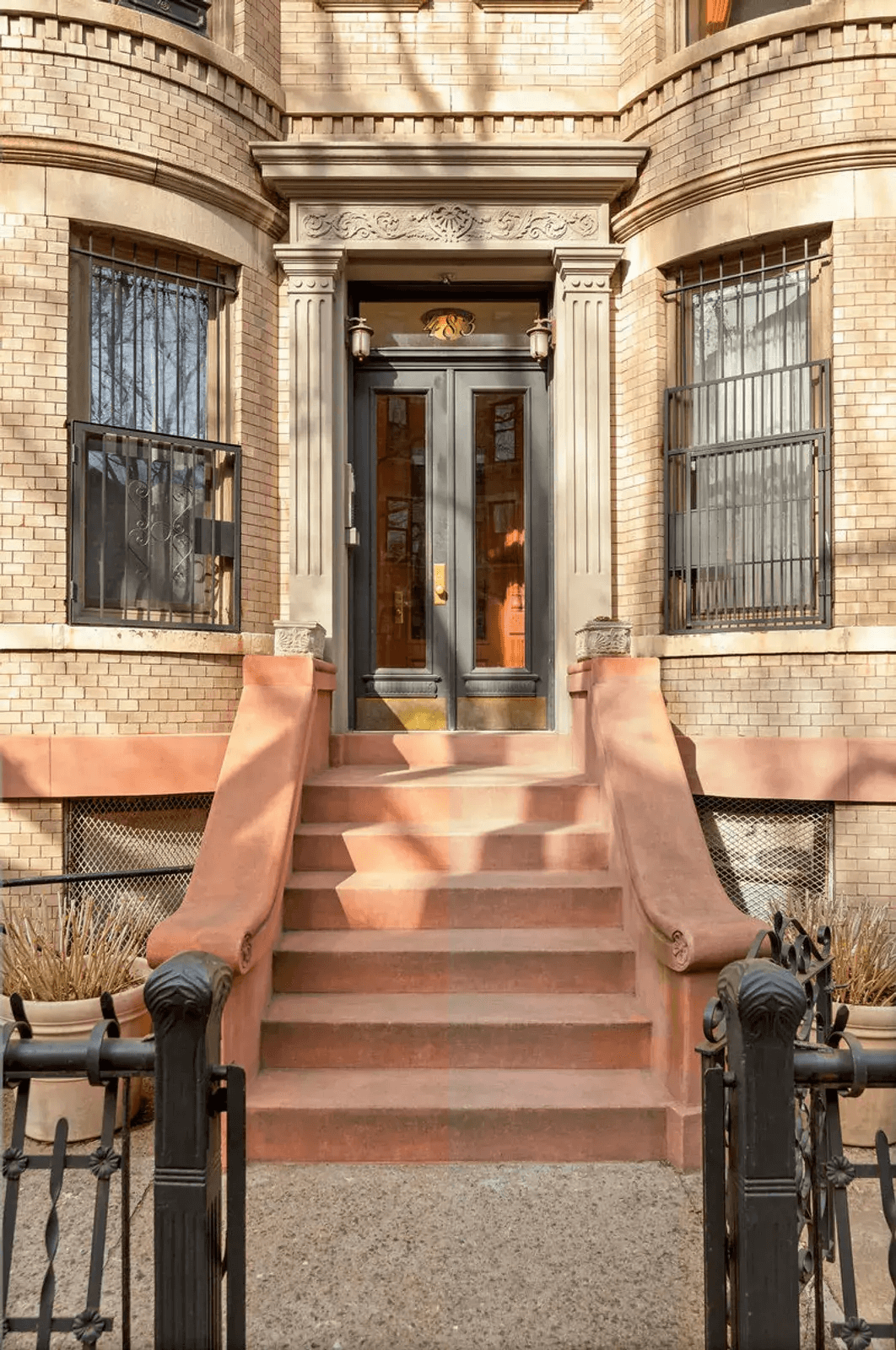exterior of 483 12th street