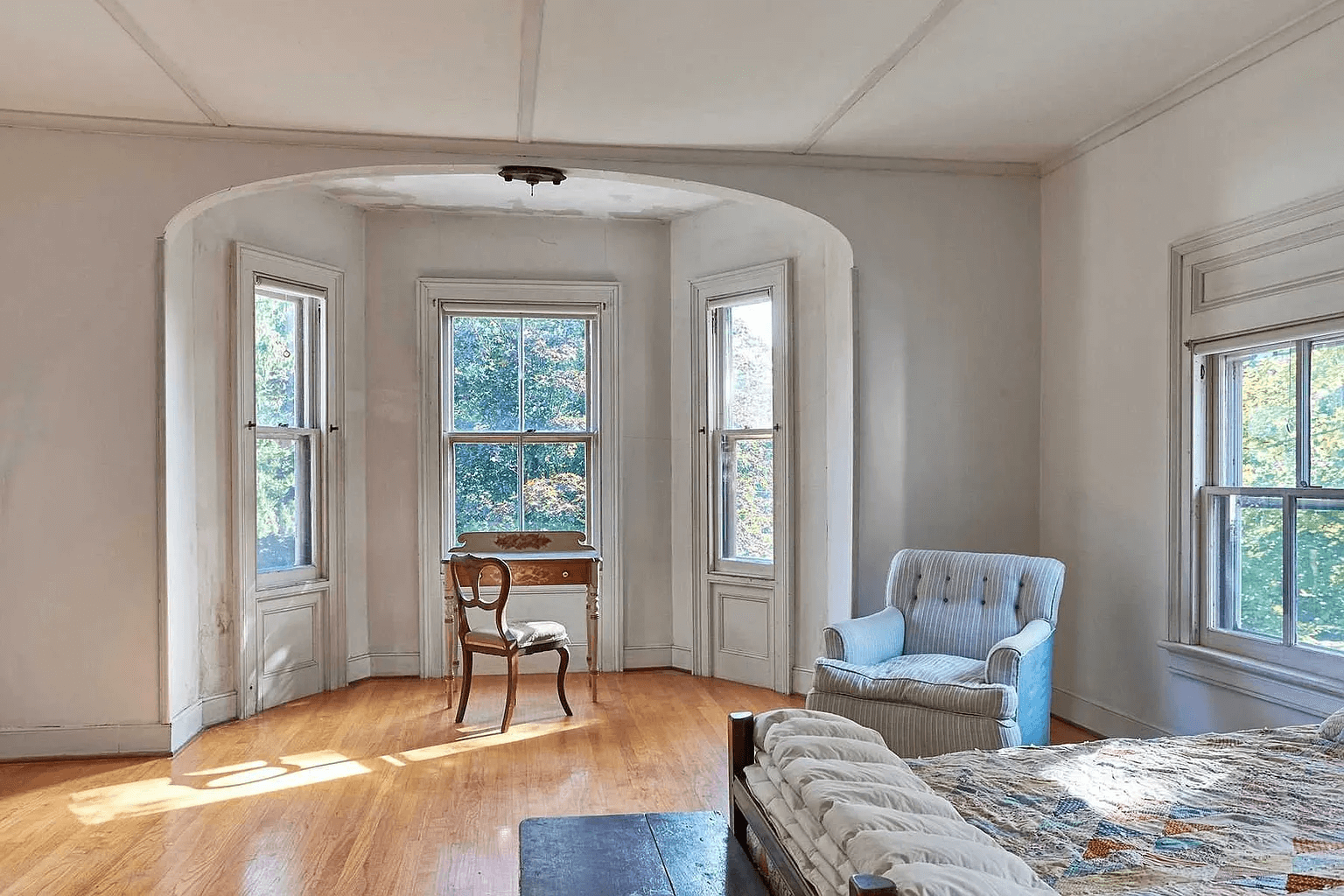 bedroom in 31 chestnut street in rhinebeck