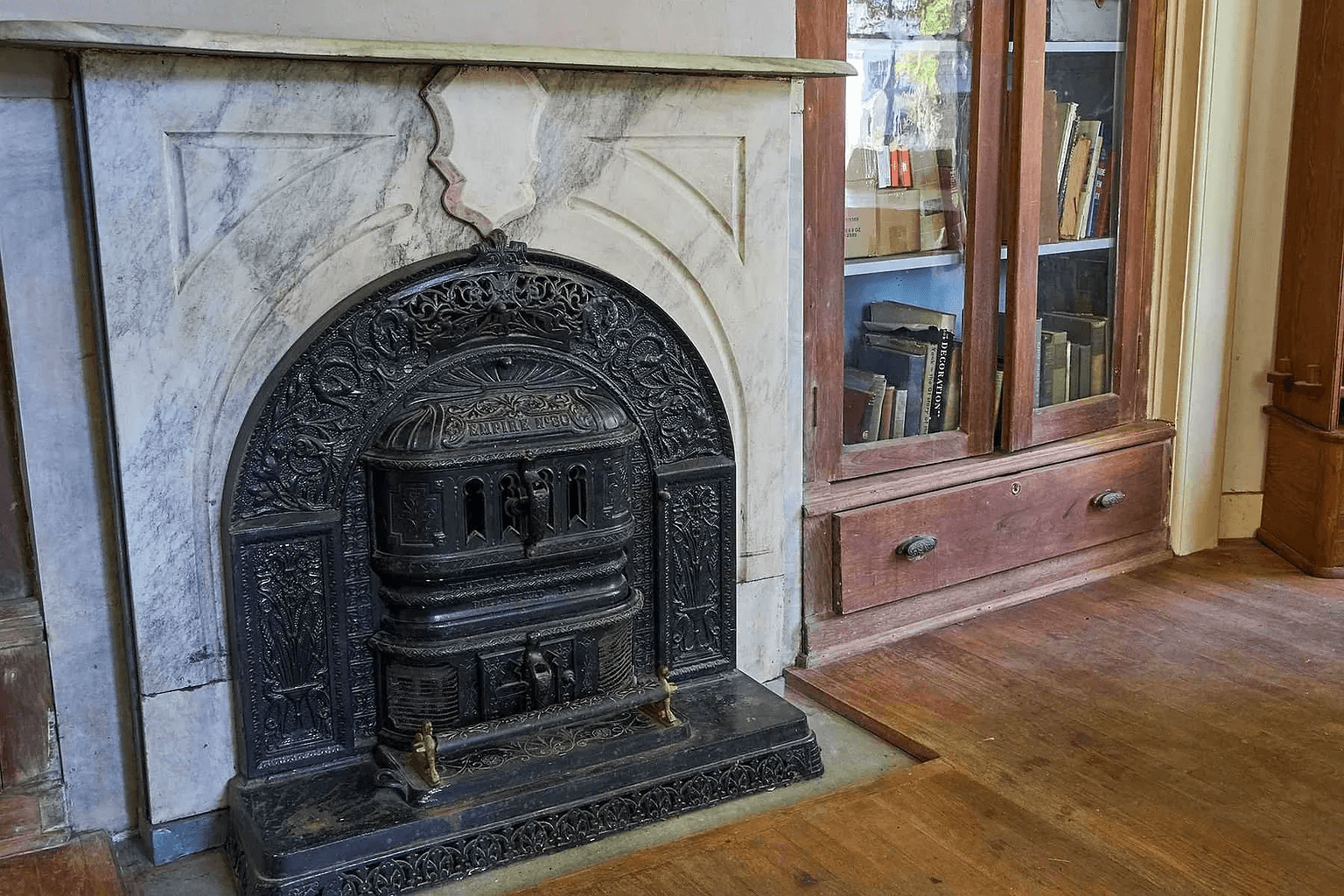 marble mantel in 31 chestnut street in rhinebeck