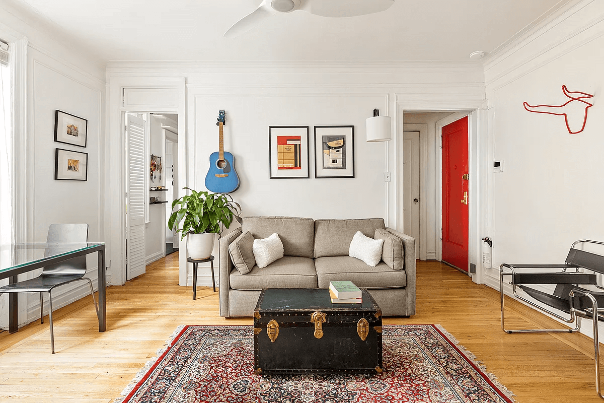 living room at apt 6g in 59 pineapple street