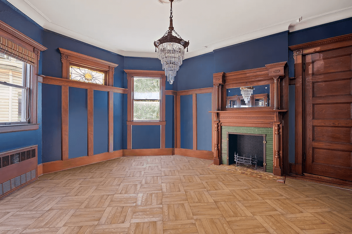 dining room at 269 stratford road