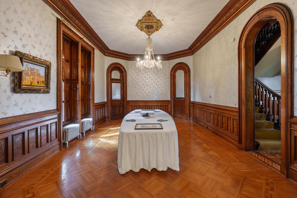 dining room of 77 brinkerhoff street