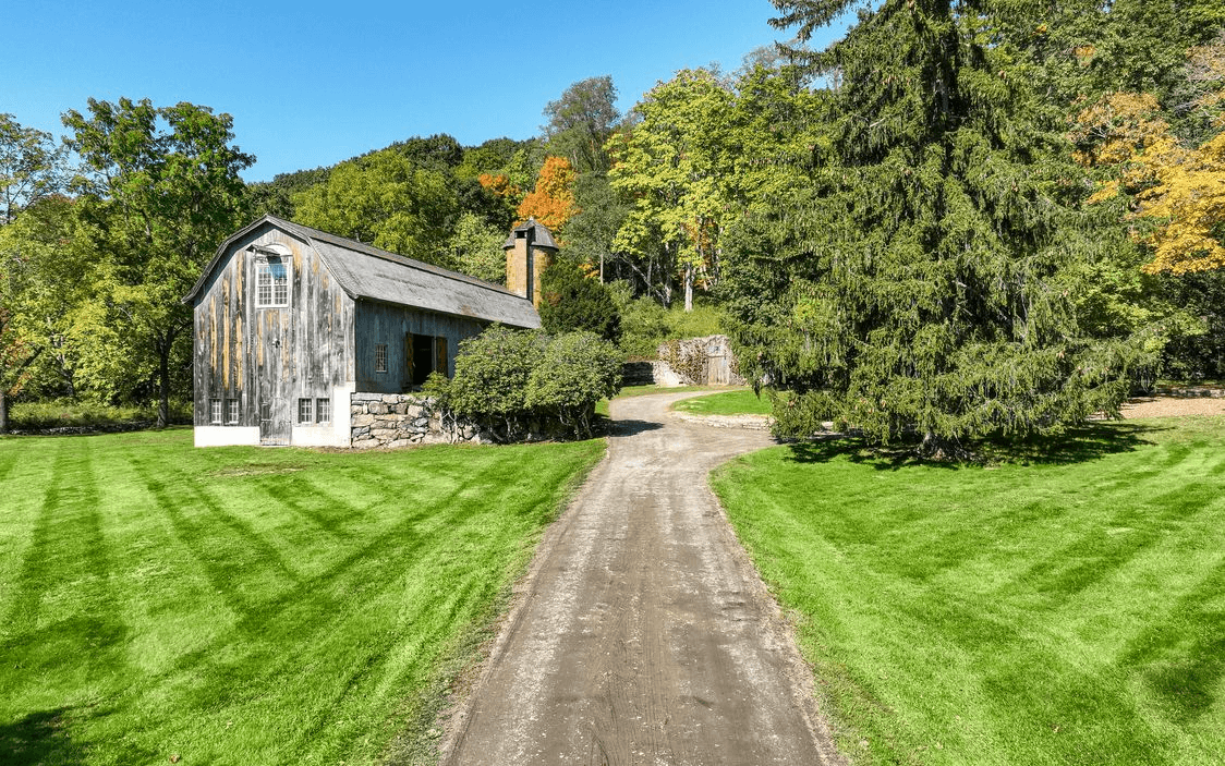 grounds of the crane house in somers ny