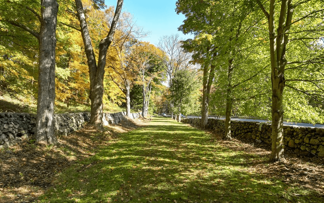 grounds of the crane house in somers ny