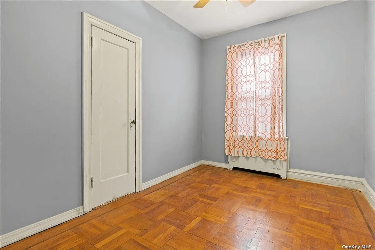 bedroom of 1420 east 46th street