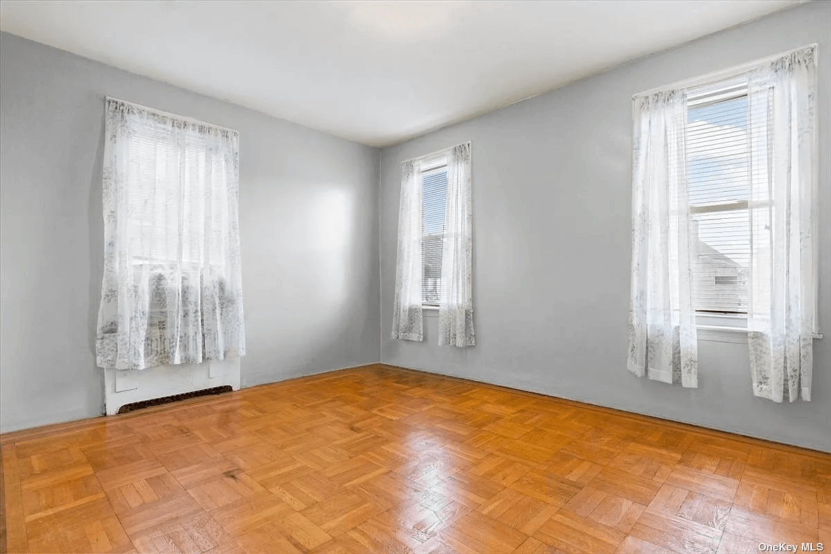 bedroom of 1420 east 46th street