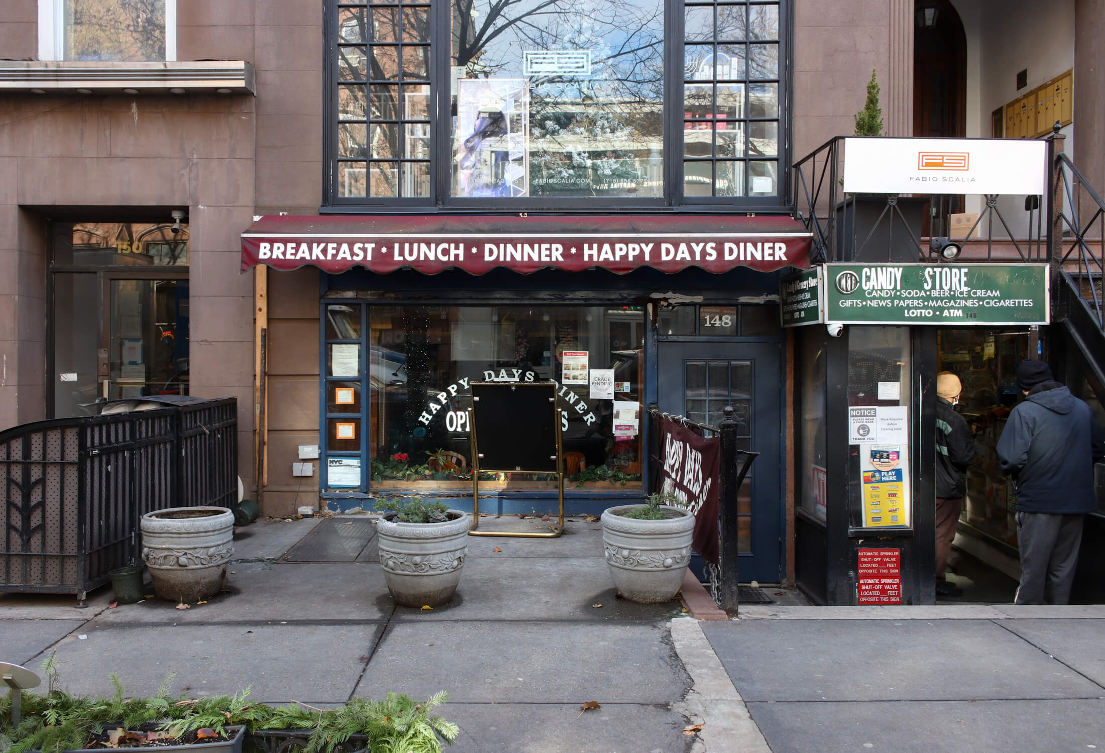 exterior of happy days diner at 148 montague street