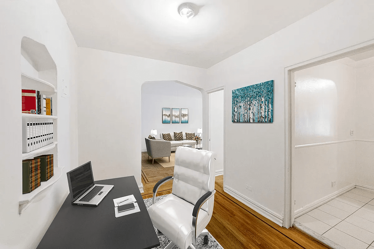 virtually staged foyer of unit 3J in 125 hawthorne street