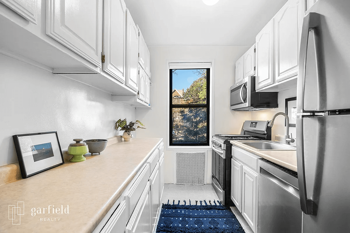 kitchen of unit 1a in 202 seeley street