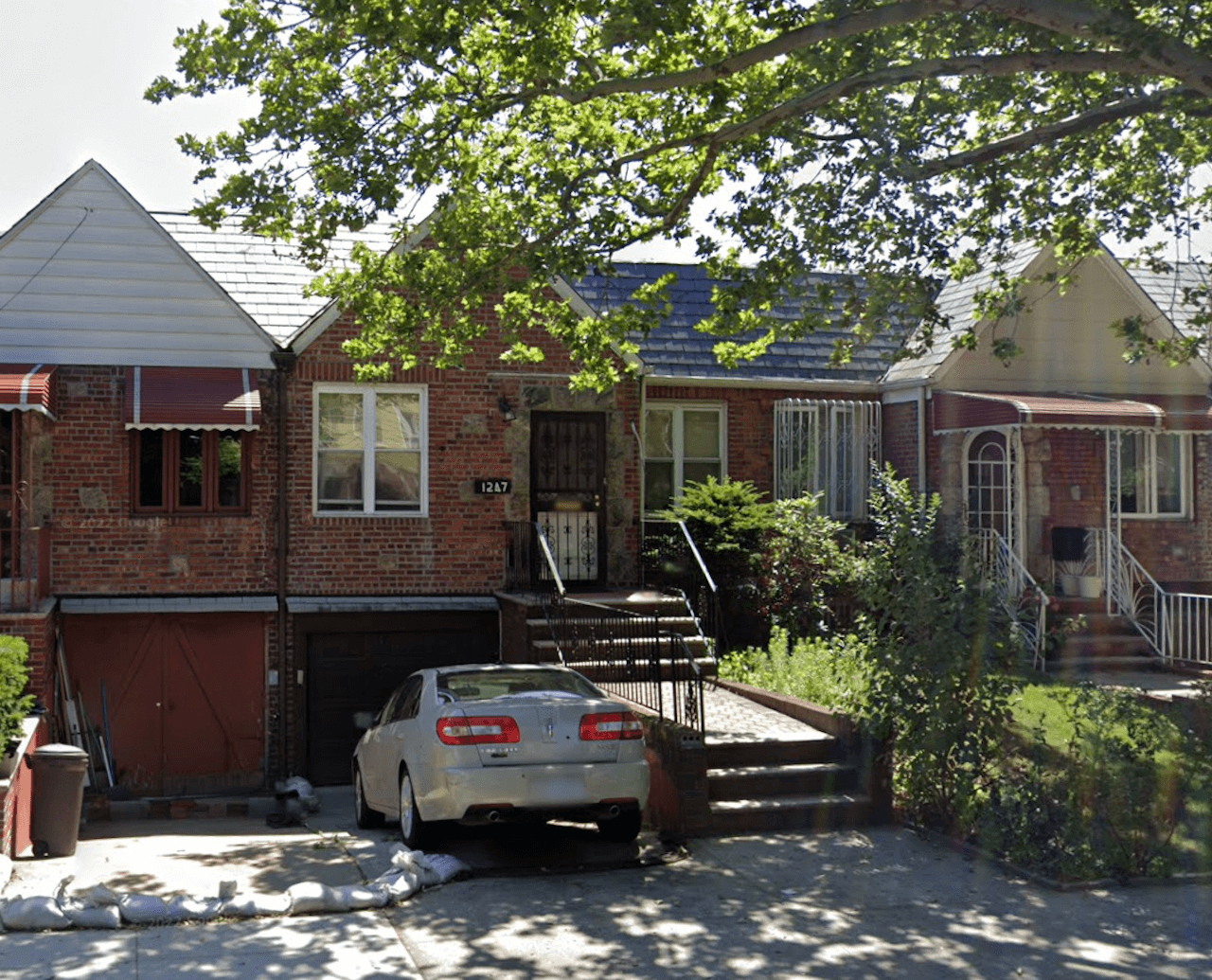 1247 Albany Avenue exterior