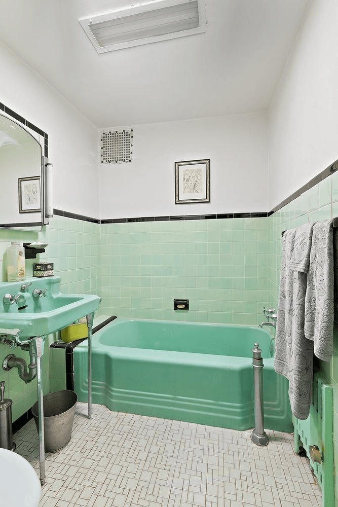 deco bath with green tile