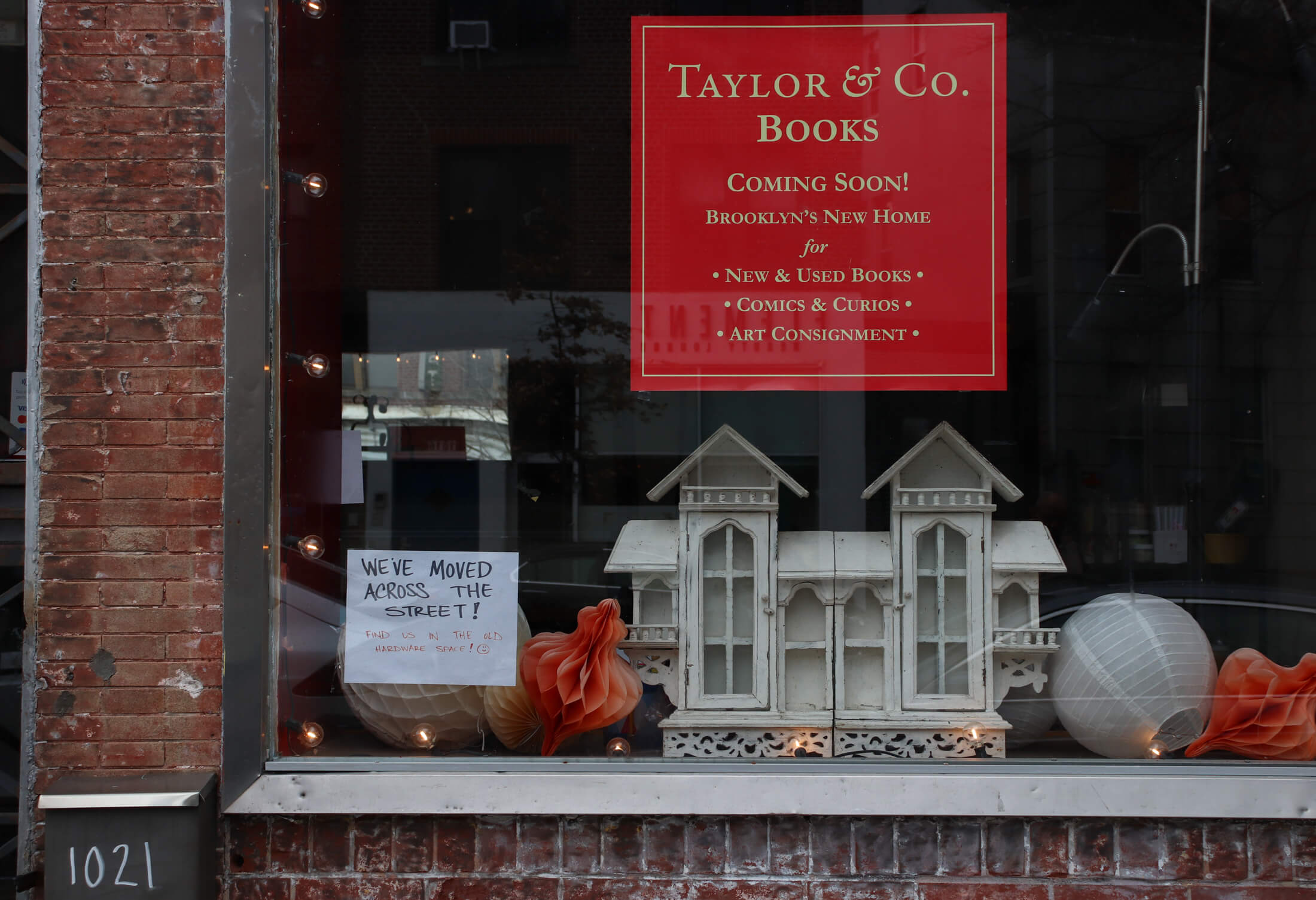 sign in window for new bookstore