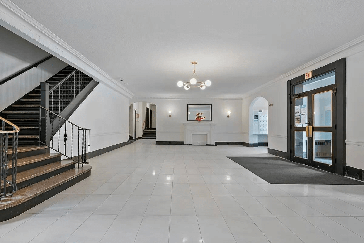 lobby of 385 argyle road