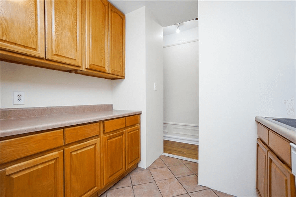 kitchen of apt 39 at 14 prospect park southwest