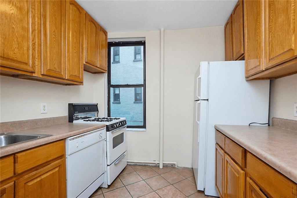 kitchen of apt 39 at 14 prospect park southwest