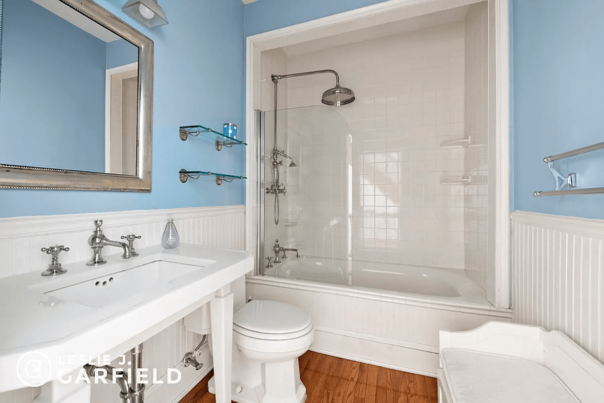 bathroom with white fixtures