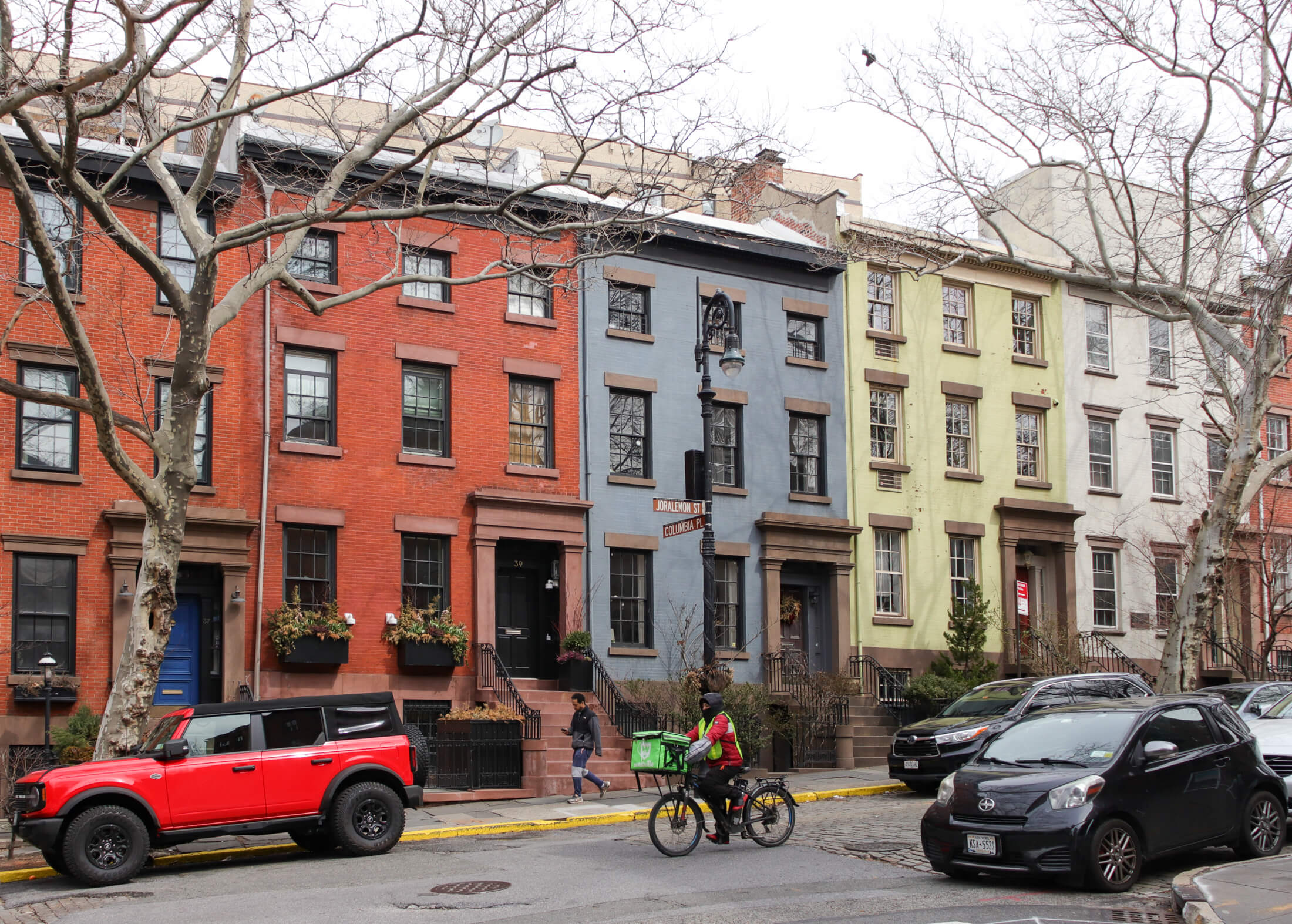 e bike in Brooklyn Heights