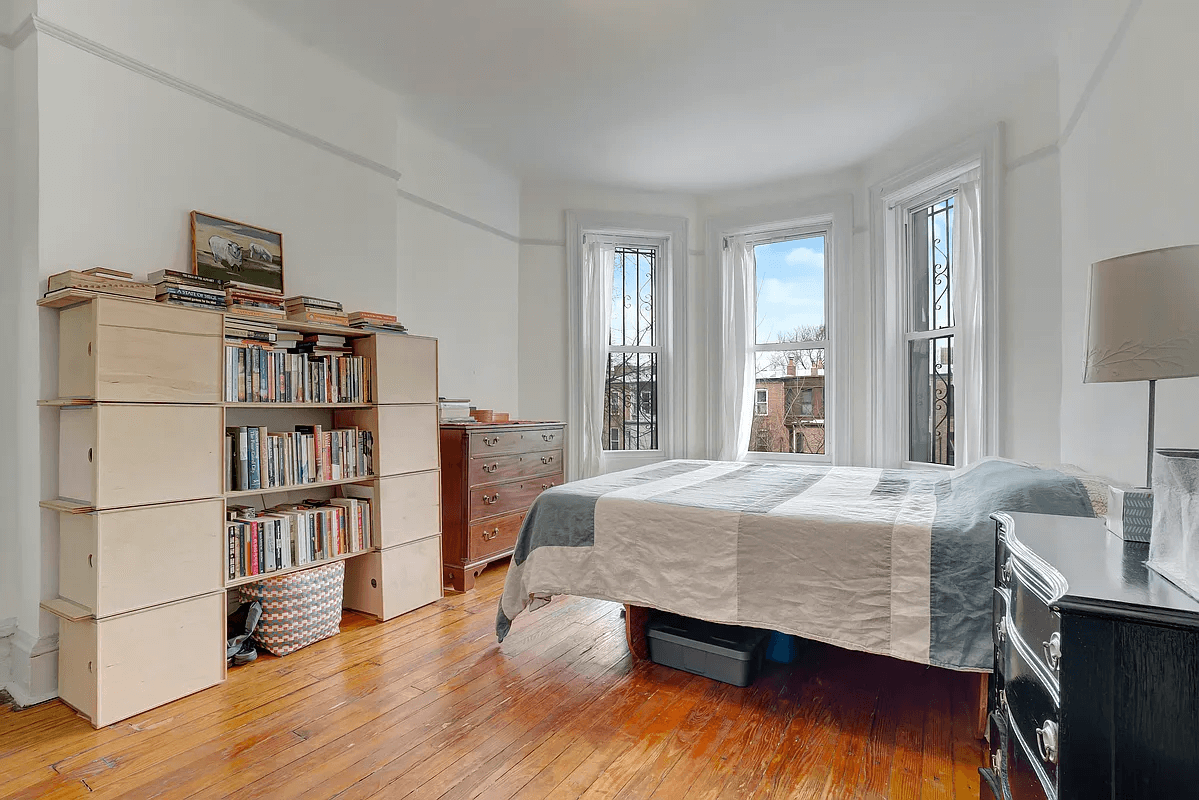 bedroom with bay window