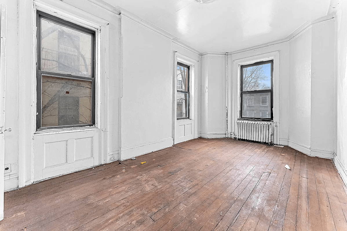 bedroom with two exposures